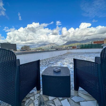 Balkan Rooftop Apartment ティラナ エクステリア 写真