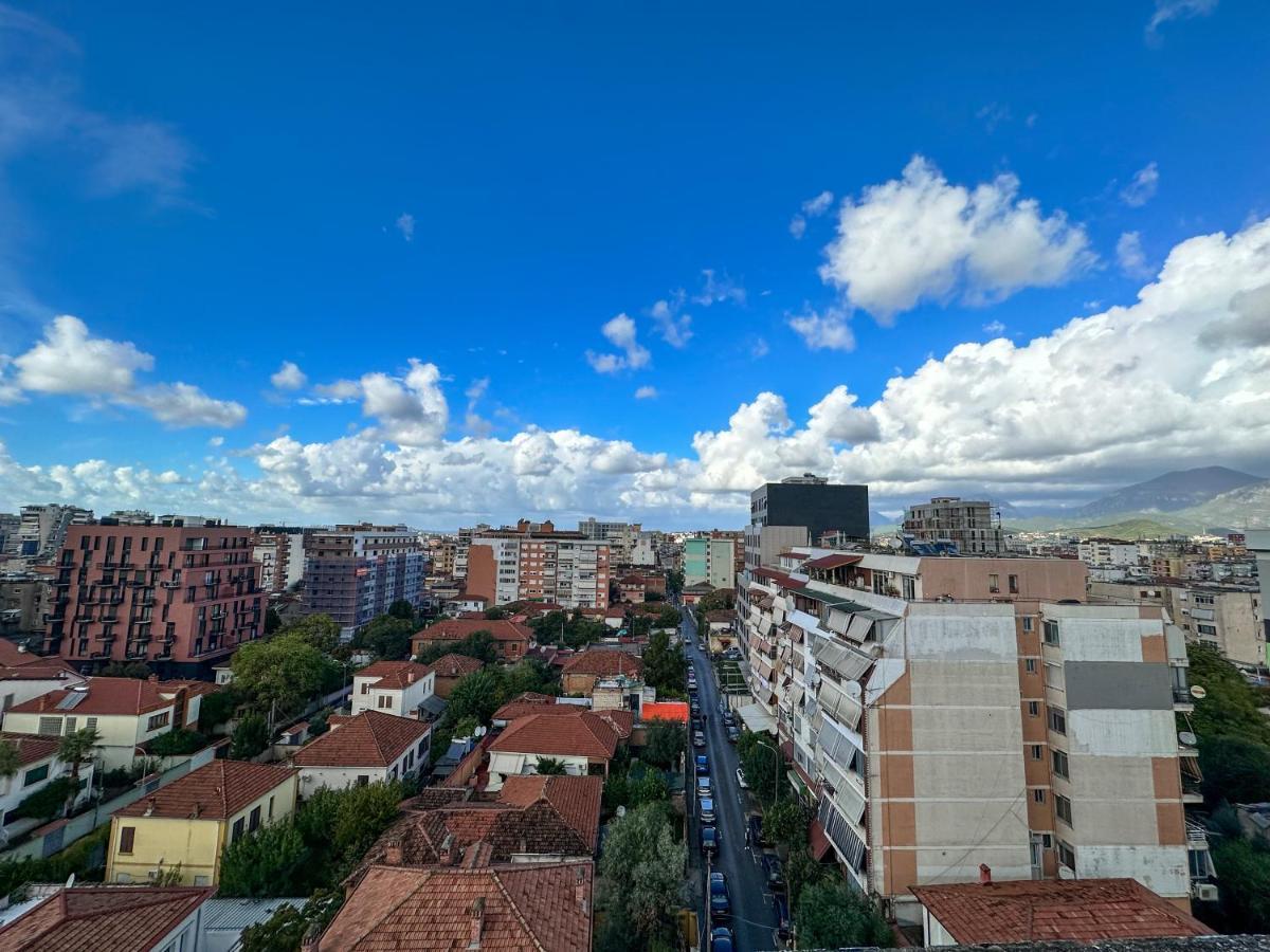 Balkan Rooftop Apartment ティラナ エクステリア 写真