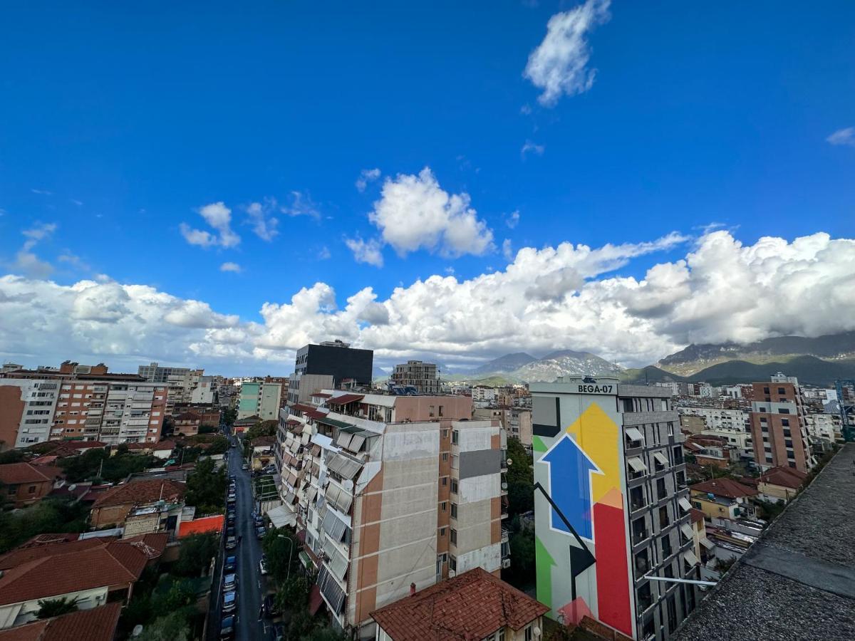 Balkan Rooftop Apartment ティラナ エクステリア 写真